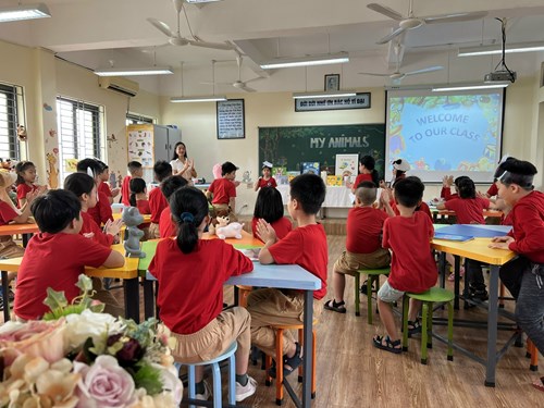 Cùng tham gia Animals Show với cô giáo Lê Hiền Lương và các con học sinh lớp 3 qua tiết Chuyên đề Tiếng Anh cấp Quận